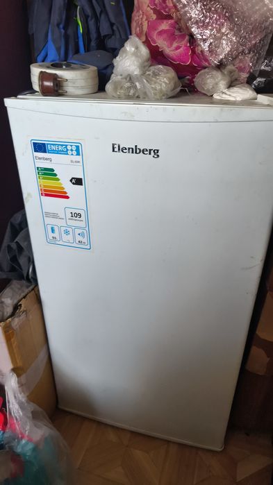 Холодильник работает