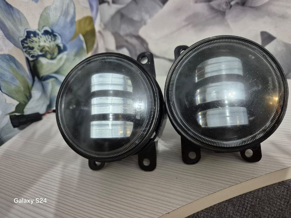 Противотуманные  фары продаем