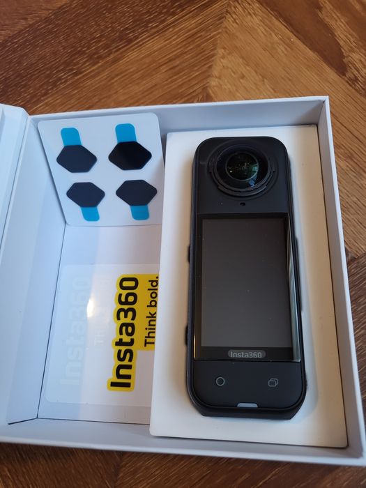 Insta 360x5 екшън камера