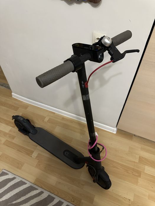 Продам электросамокат Xiaomi M365