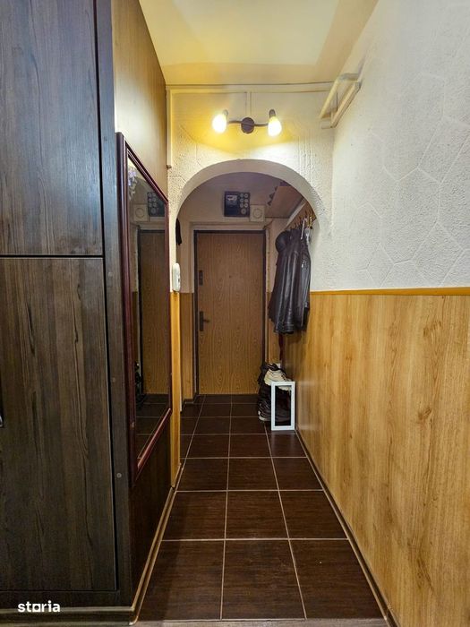Apartament 3 camere - etaj 1/4 - decomandat - Mircea cel Bătrân - Iași