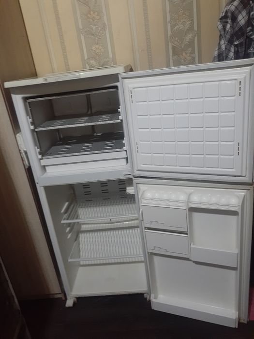 Продам  холодильник Берююса 30000