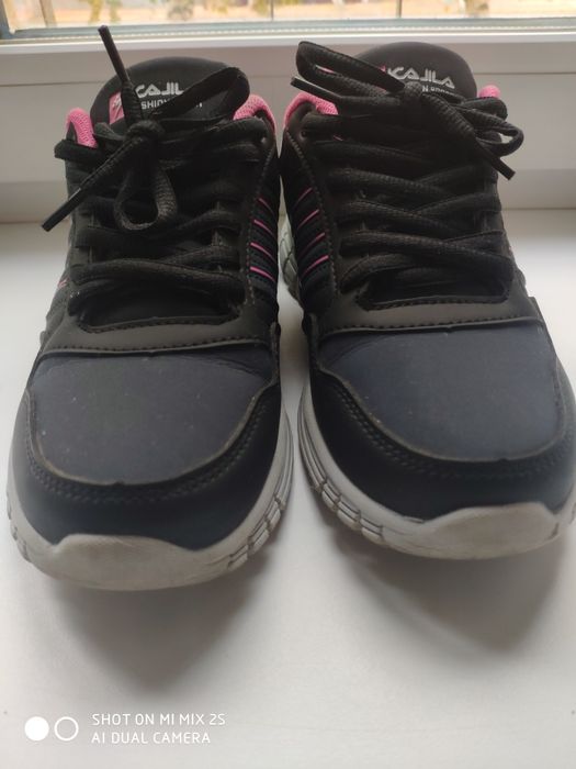 Кроссовки женские 37 р. kajila