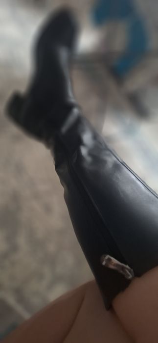 Продам сапожки женские