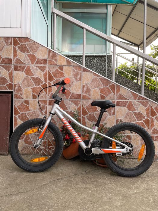 Продавам детско колело Specialized плюс тротинетка Micro