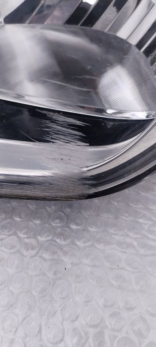 Продавам ляв фар за Hyundai i20