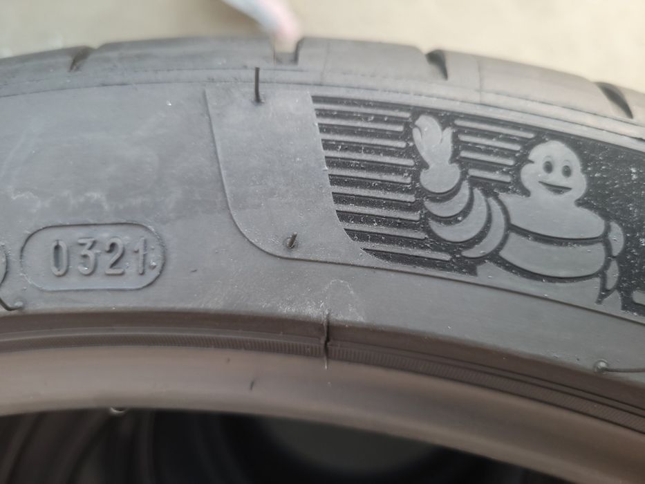 325 30 21 O BUCATA Anvelopa de vară Michelin Pilot Sport 4 Dot 03.21