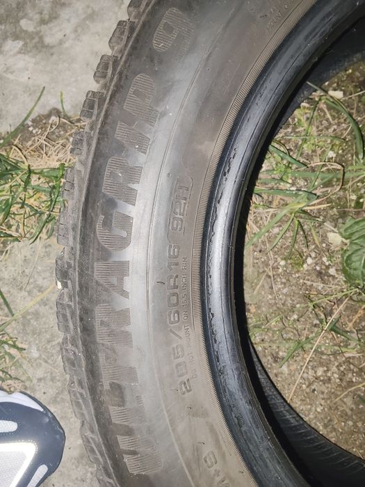 Vand 4 anvelope M+S GoodYear 205 60 16