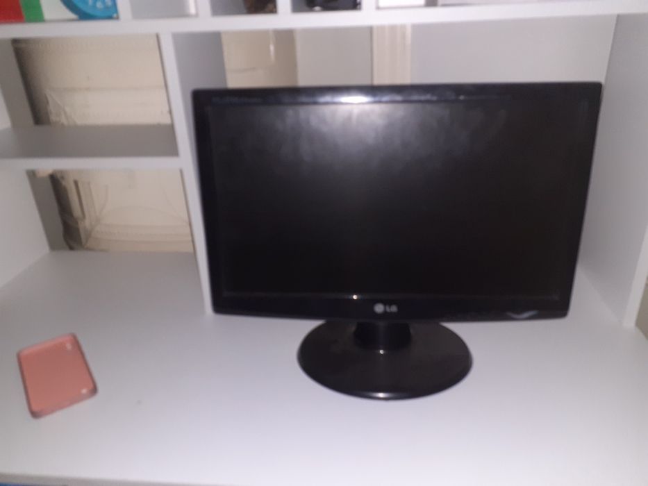 Olg manitor Flarton w1943C