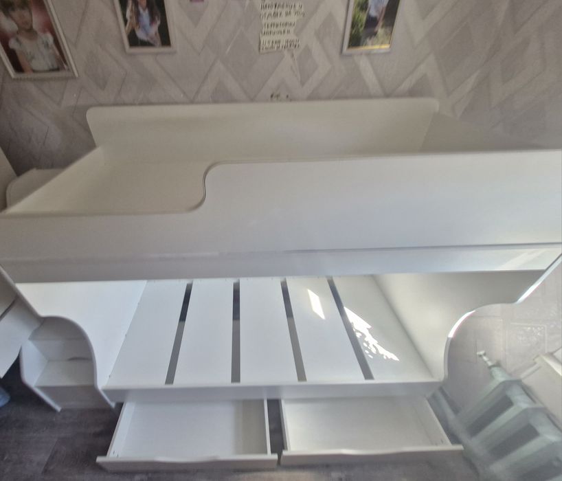 Кровать двухъярусная