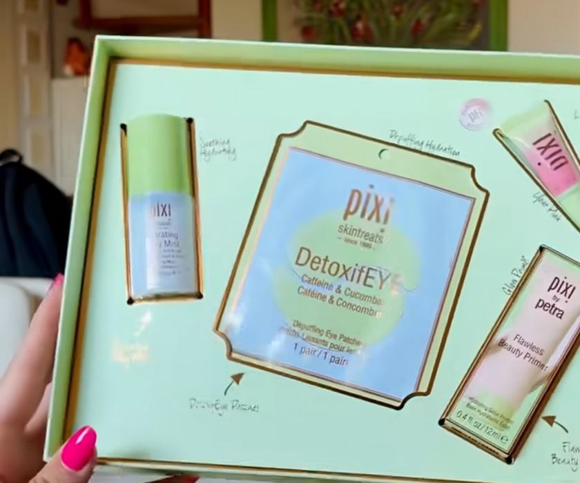 НОВ! Козметичен комплект PIXI