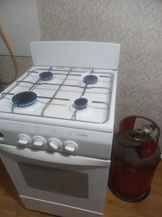 Продам газплиту четырехкамфорная..