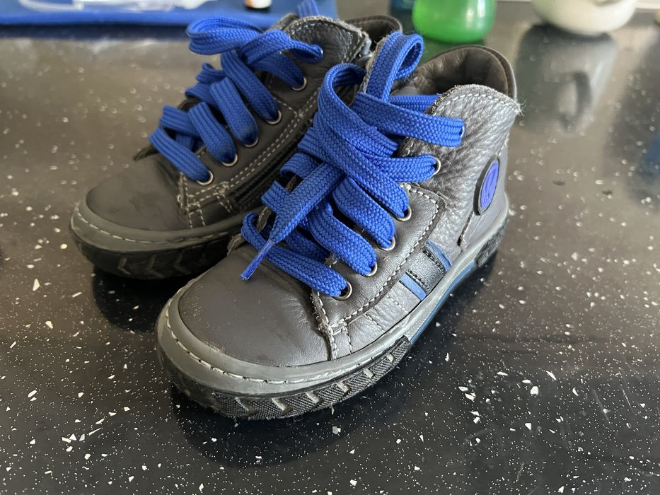 Papucei comozi marime 23