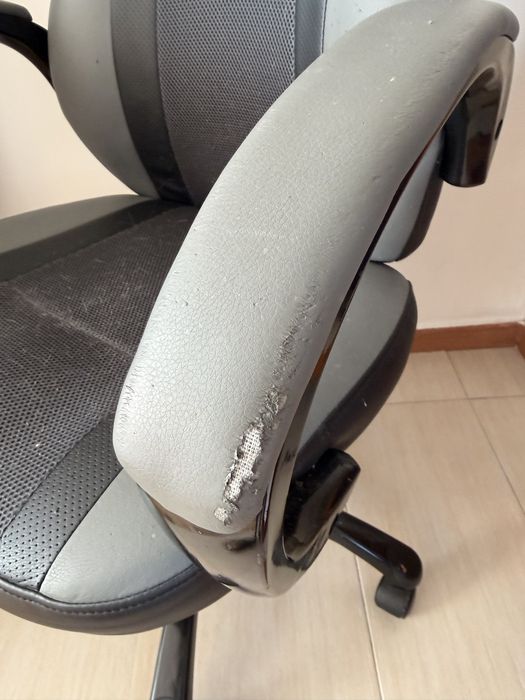 Офис стол на колелца