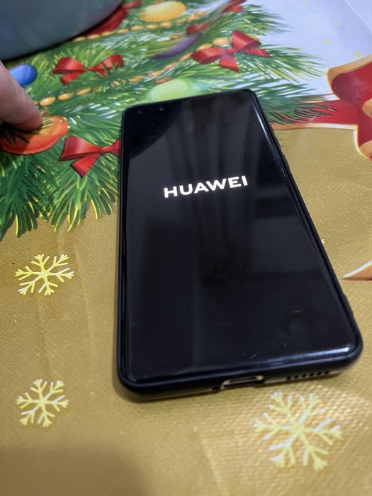 Vine la pachet cu 3 huse si cablu