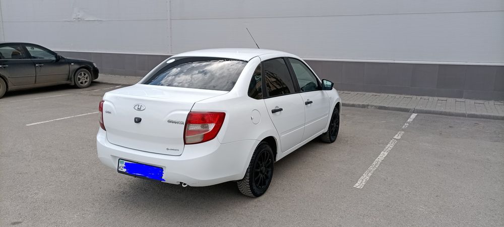 Автомобиль Лада Гранта выпуск 2018