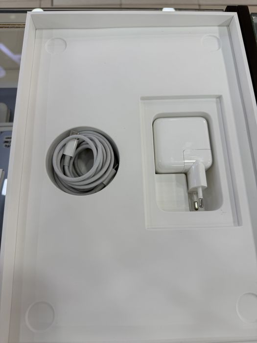 MacBook M1 8/256 94%