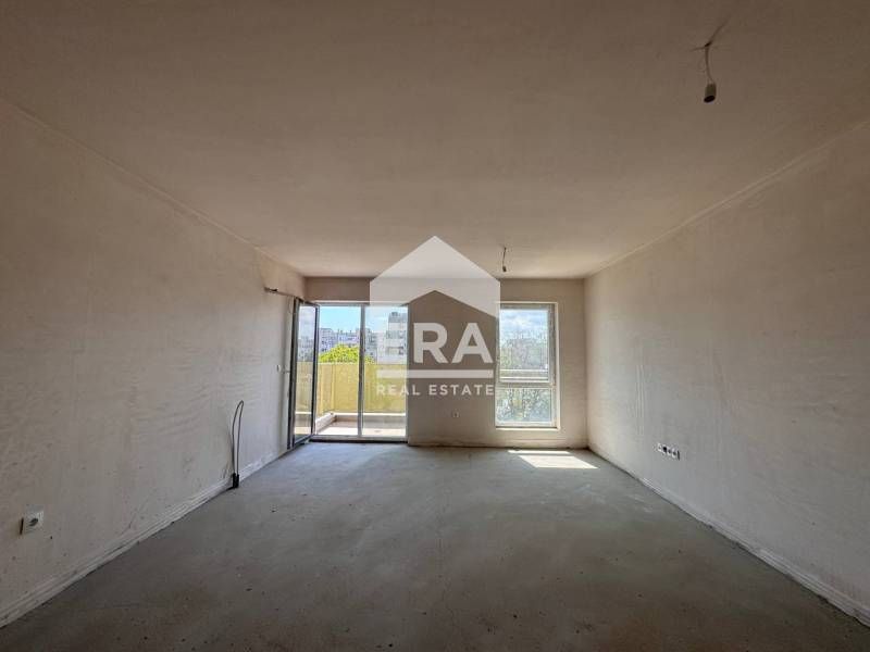 Продава се Двустаен апартамент в Варна, Възраждане 1 - 72 кв.м за 1902 €/кв.м - Снимка #4