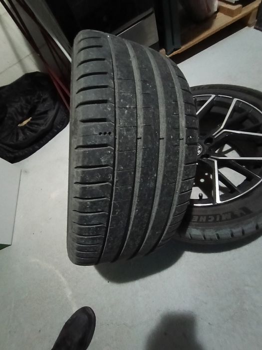 Джанти с гуми за BMW 18 ц. Спорт пакет