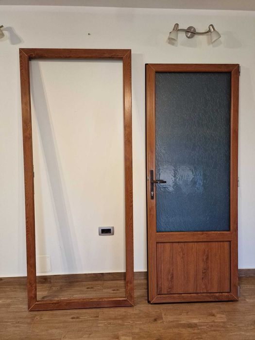 Usa termopan cu geam