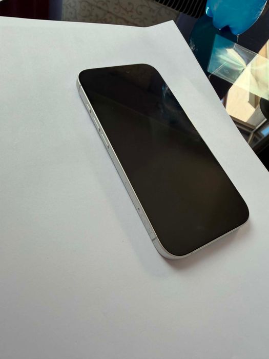 Телефон Iphone 16 128GB цвят бял