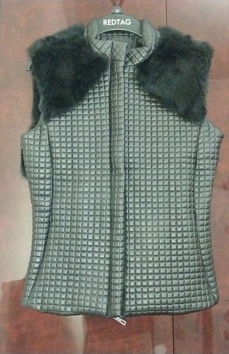 Жилетка на зиму с мехом