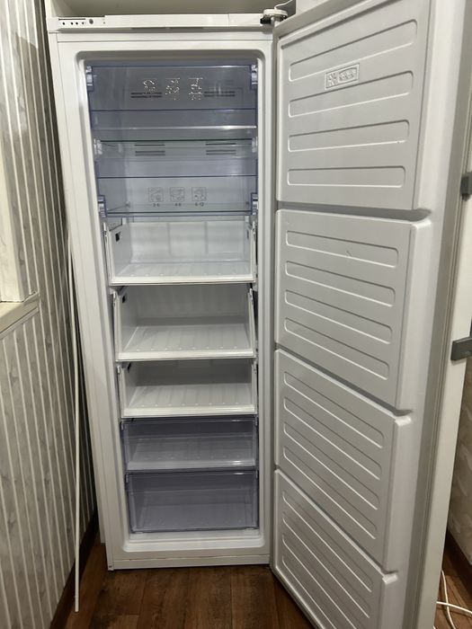 Срочно продаю морозильник