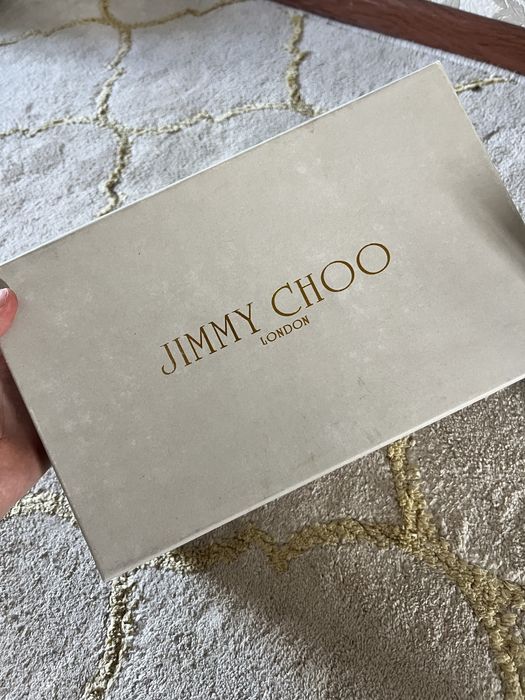 Tufli Jimmy Choo 150.000