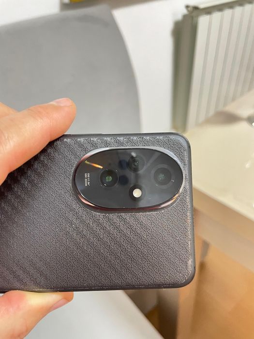 Продам Honor 200