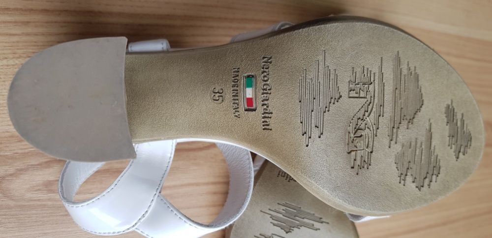 Sandale de damă, firma Nero Giardini; Material: piele naturală