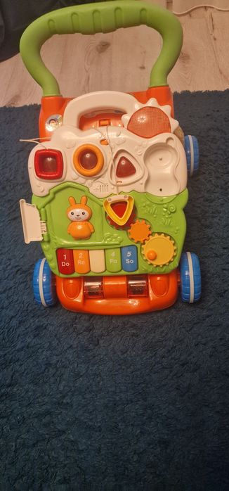 Vând premergător super distractiv și educativ, ideal pentru bebe