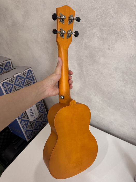Укулеле новое продам срочно