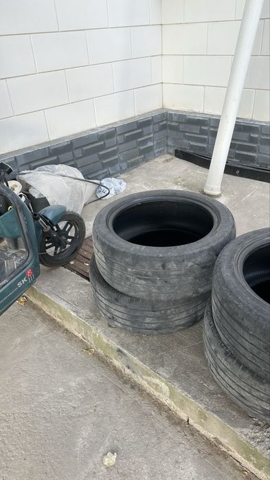 Шины 235/45/18 летние