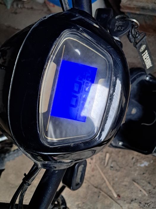 Продается скутер электронный