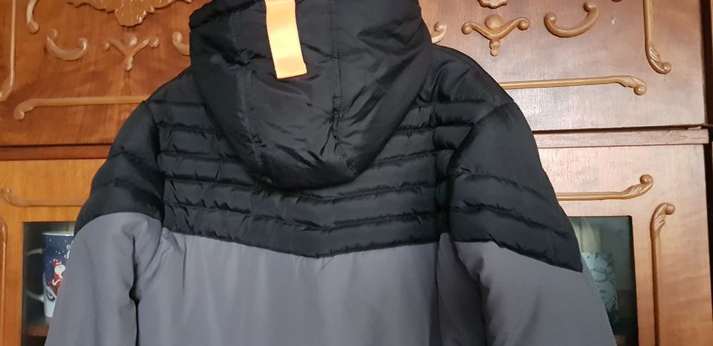 Geaca băieți, cu buzunare si fermoare