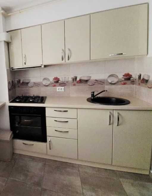 Дава се под наем Тристаен апартамент в Пловдив, Център - 72 кв.м за 183.6 € - Снимка #1