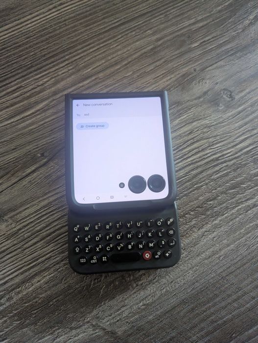Кейс с клавиатура Clicks keyboard (RazrBerry) за Motorola RAZR 50/60