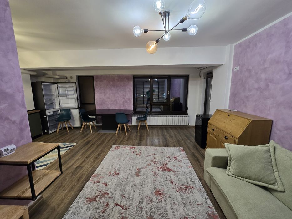 Ofer spre închiriere apartament 3 camere in Valea Lupului