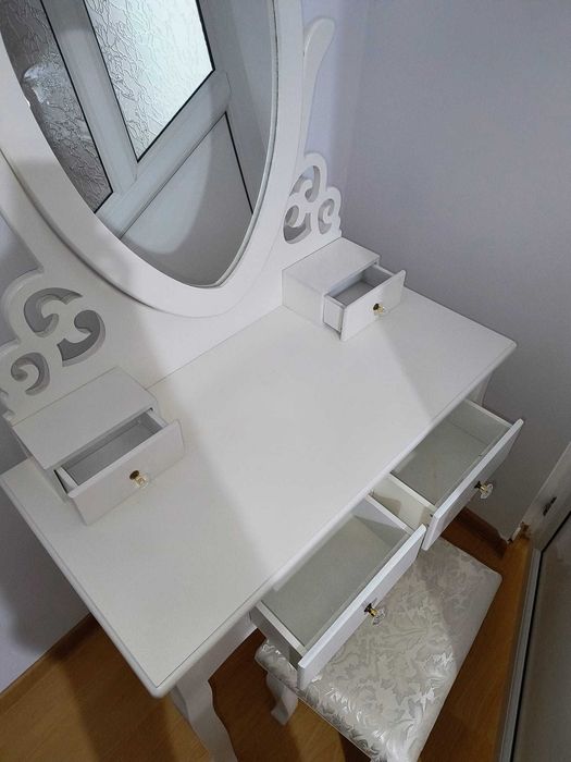 Masuta de machiaj moderna | design deosebit