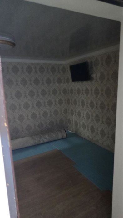 Toshken shahar bektemir 2 sotix 6 xona