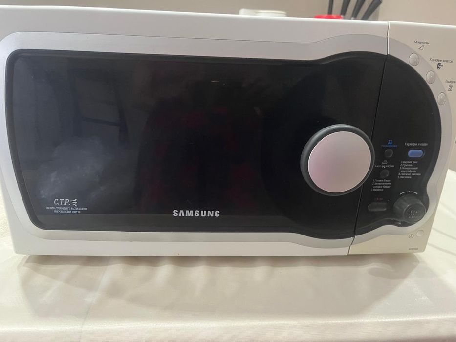 Продам микроволновую печь фирмы Samsung. В идеальном состоянии.