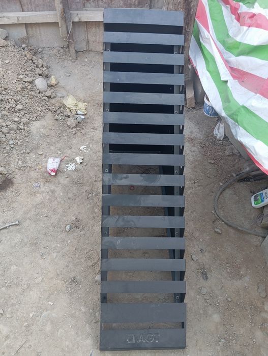 Стеллаж металически