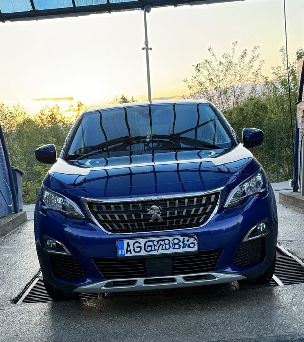 Vând Peugeot 3008