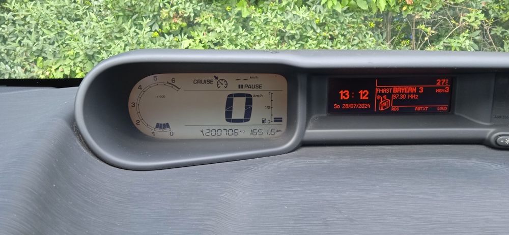 Citroen C3 Picasso  și Sandero din 2009