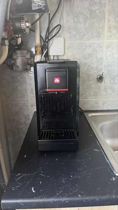 Vand aparat de cafea illy espreso