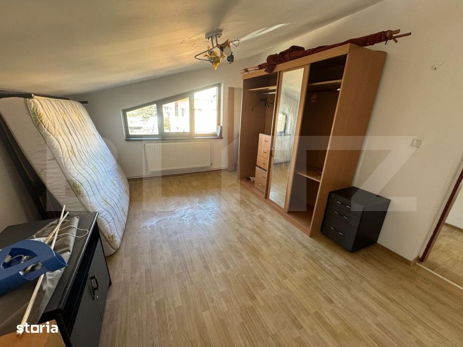 Casa cu 5 camere,  curte 650 mp, zona Bariera Valcii