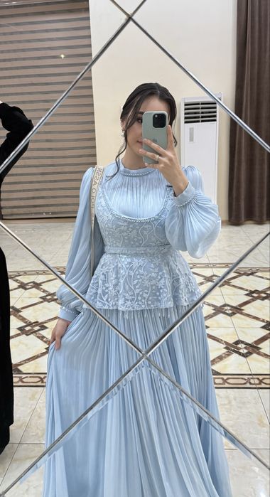 Платье нарядное.