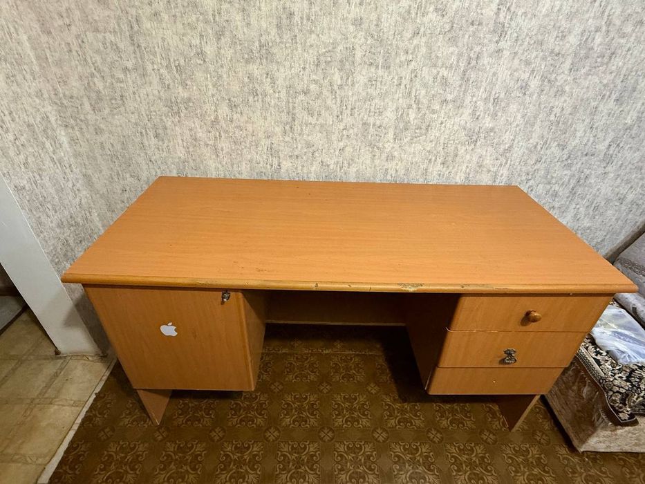 Продается ученический стол