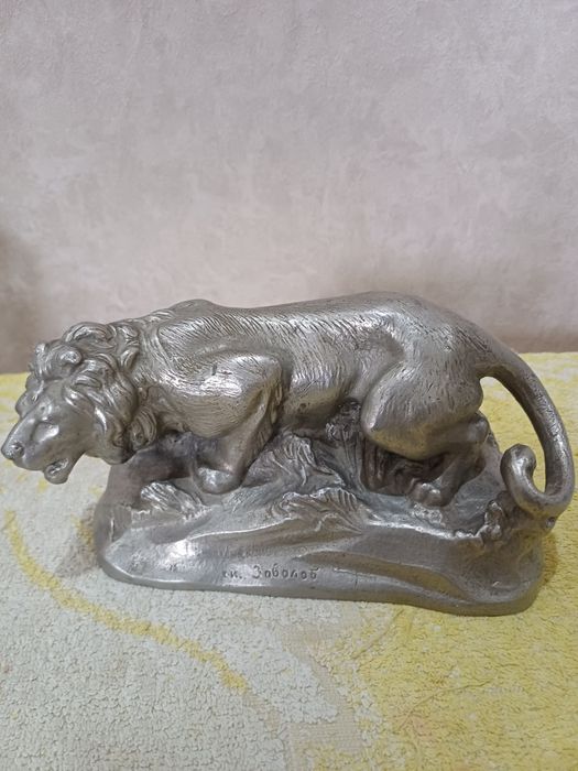 Продам статуэтки.