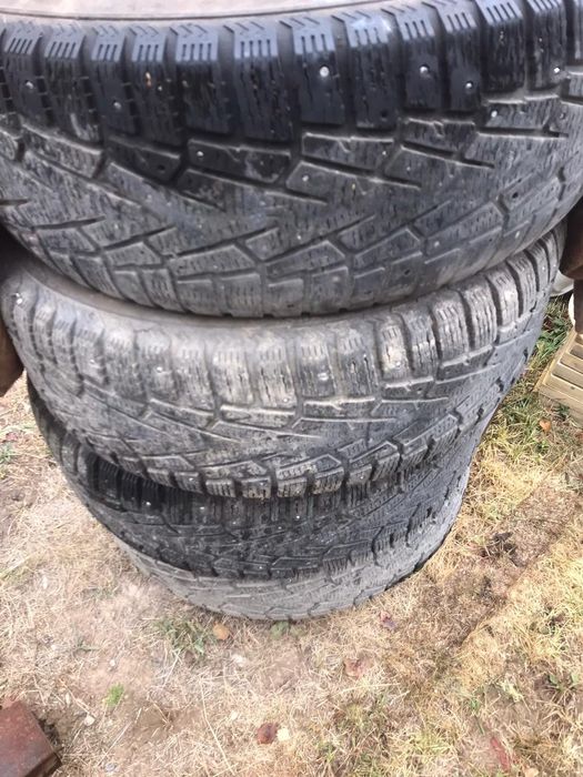 Продам комплект зимний резины!